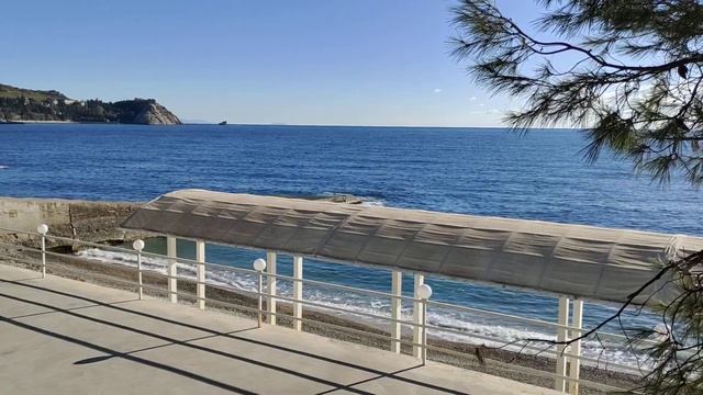 Октябрь на набережной санатория Айвазовское Партенит Крым смотреть онлайн