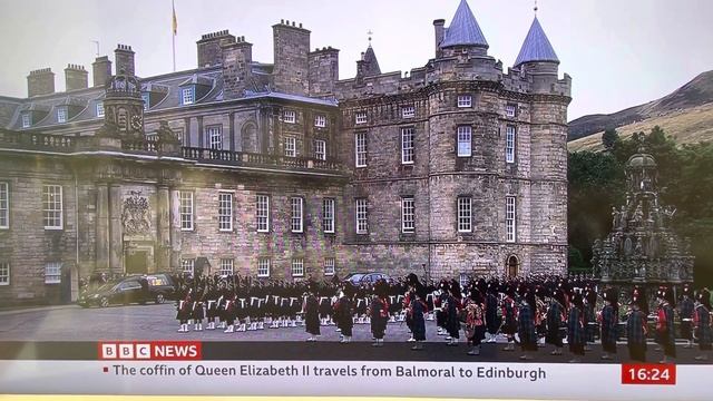 Welcome to the Scottish capital Edinburgh Royal mail majesty Queen Elizabeth II your journey today смотреть онлайн