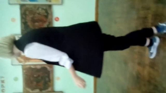 Следит за порядком.(ft.LeraChuska) смотреть онлайн