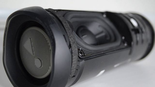 Колонка JBL FLIP 5 LFM 60% Bass Test РЕАКЦИЯ НА ПЕСНИ ТРЕТИЙ ЛИШНИЙ смотреть онлайн
