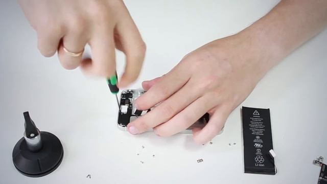 Полный разбор iPhone 5s. Full disassembly iPhone 5s. смотреть онлайн
