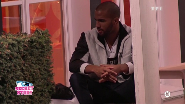 Secret Story 10 - Marvin Il la kiffe