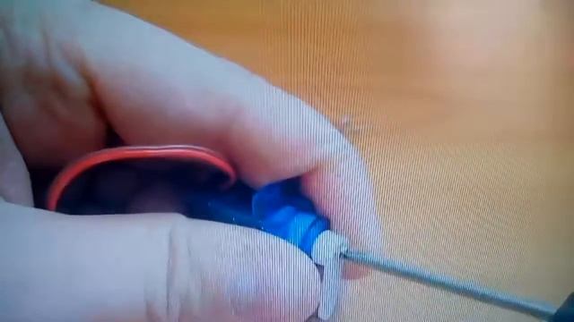 как сделать фонарик роботающий без батареек смотреть онлайн