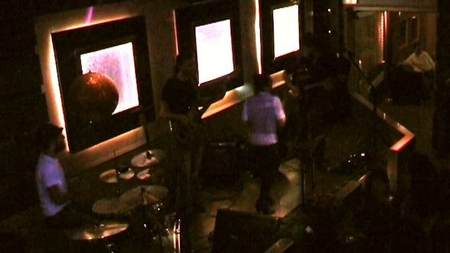 Groovy Tribe - Should i stay or should i go Cover смотреть онлайн