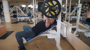 Тренировка в тренажерном зале для начинающих после перерыва