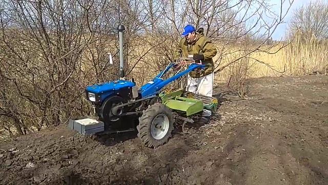 11.04.2021 Фрезеровка участка тяжелым мотоблоком Кентавр 12/лс. смотреть онлайн
