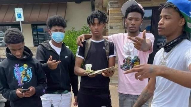 Moneybagg Yo Little Cousin Drops DISRESPECTFUL Song Dissing Sett, AOB, Spring Valley & Dead Opps ! смотреть онлайн