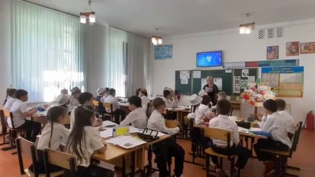 Урок литературного чтения в 3 классе. И.А.Крылов "Стрекоза и Муравей" смотреть онлайн