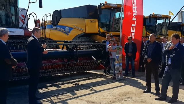 Презентация комбайнов Ростсельмаш в Псковской области смотреть онлайн