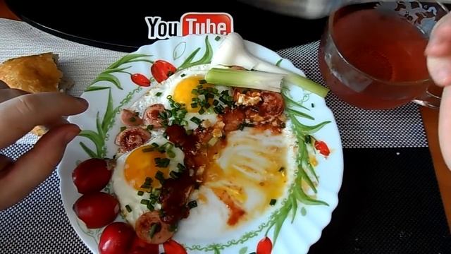 ОБЖОР | MUKBANG | ЯИЧНИЦА ГЛАЗУНЬЯ С СОСИСКАМИ | РЕДИСКА | КОМПОТ | ПОЙМАЛ ВИРУС!!!