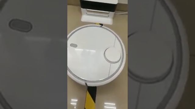 Пылесос Xiaomi Mi Robot Vacuum научили матерится)) смотреть онлайн