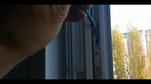 Ручка окна не опускается вертикально вниз