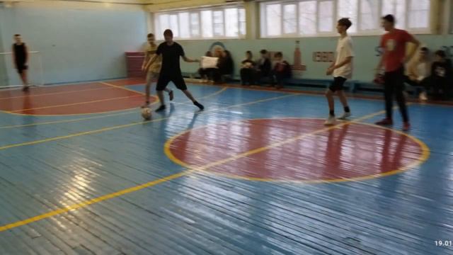 турнир по футболу среди 9-11 классов смотреть онлайн