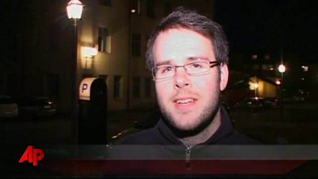 Follow the 'Girl With the Dragon Tattoo' смотреть онлайн