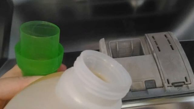 Можно ли в посудомоечную машину залить обычное средство для мытья посуды? смотреть онлайн