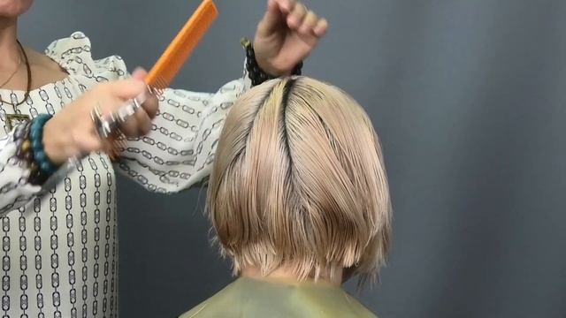 Ещё одна вариация стрижки боб от Ольги Мухиной смотреть онлайн