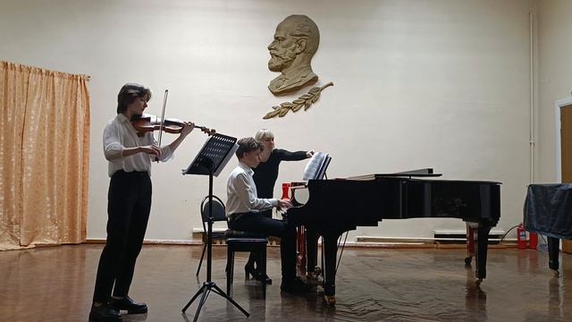 Л. Бетховен. Соната для скрипки и фортепиано ор. 12 N. 1 ре мажор. Андросова Лиана, Афонин Афанасий смотреть онлайн