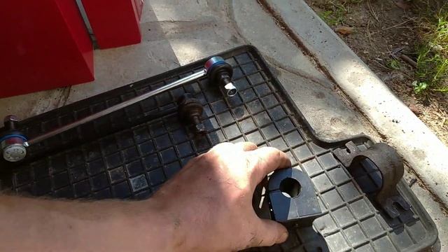 Renault traffic Opel Vivaro, замена опоры амортизатора, сайлентблоки реактивной тяги смотреть онлайн