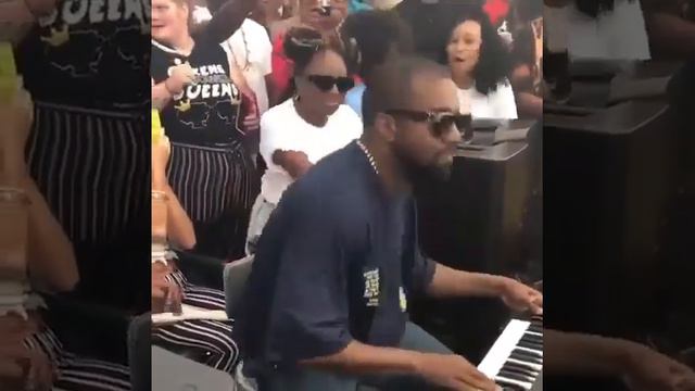 Kanye West gets down as a DJ House Hip Hop Set смотреть онлайн