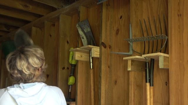 Организация гаража. Крепления на стены из того, что было под рукой. смотреть онлайн