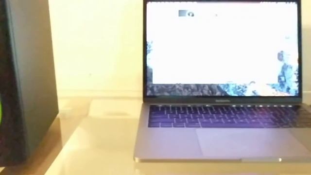 TESTING SOUND ON MACKIE CR4 STUDIO SPEAKERS смотреть онлайн