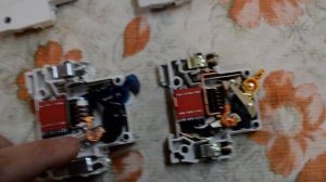 Сравнение устройства автоматов защиты переменного и постоянного тока. AC vs DC circuit breakers.