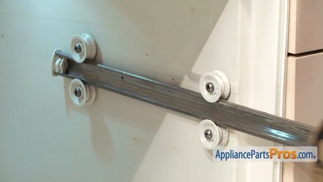 How To: GE Upper Rack Roller Assembly wd12x332 смотреть онлайн