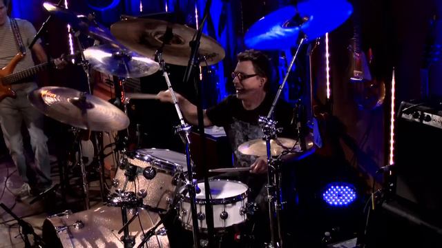 Peter Frampton "Blackhole Sun" on Guitar Center Sessions on DIRECTV смотреть онлайн