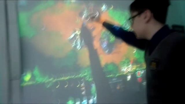 Warcraft III на большом графическом планшете! смотреть онлайн