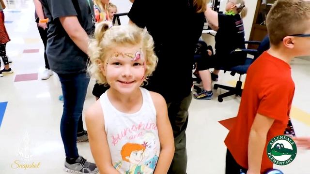 Allendale Elementary Hosts Groovy Book Fair смотреть онлайн