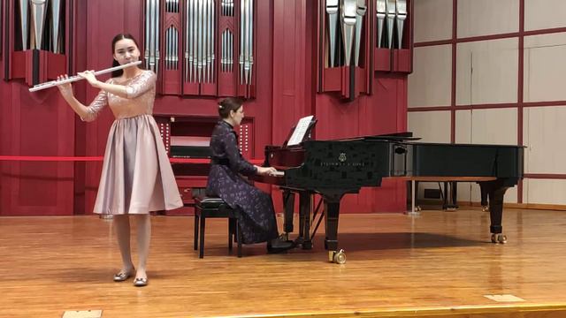 Ляшок Дарина, Карл Стамиц "Концерт для флейты с оркестром G dur", op 29, I часть смотреть онлайн