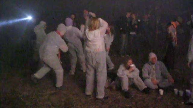 Пустые Холмы, у сцены Спальня, 12-13 июня смотреть онлайн