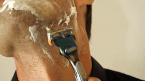 Сравнение электробритвы и топового станка для бритья