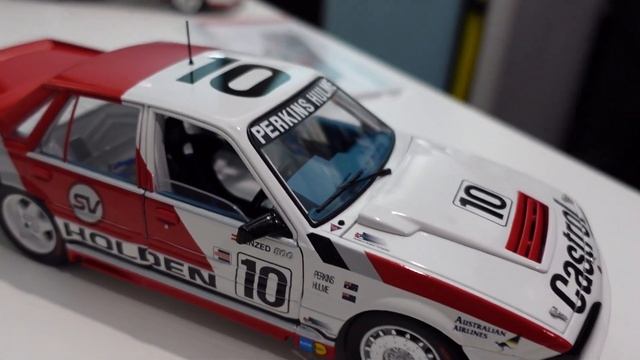 Diecast Review - Brock Vs Walkinshaw - 1988 Larry Perkins VL Commodore Comparison смотреть онлайн