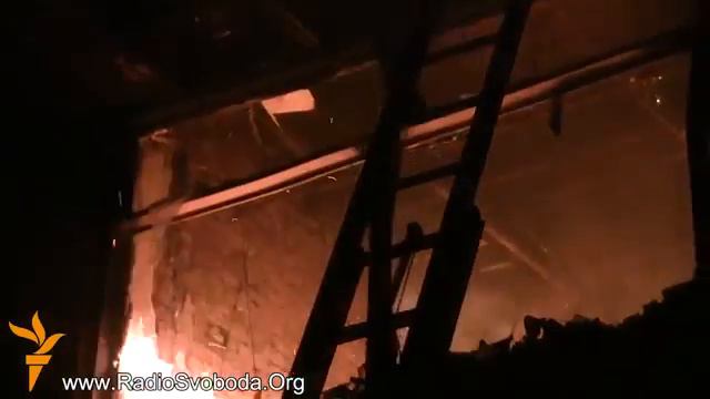 Пожар захватил Дом Профзоюза в Киеве 19 Февраля смотреть онлайн