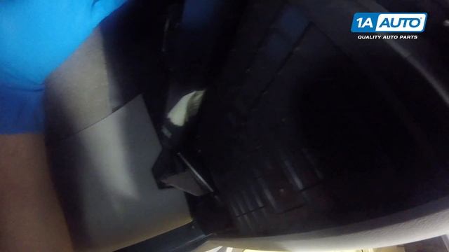 How to Replace Blower Motor Resistor 05-09 Chevy Equinox смотреть онлайн