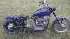 САМОДЕЛЬНЫЙ мотоцикл с автомобильным двигателем.