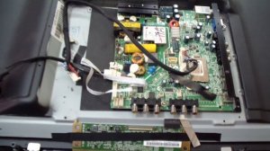 Как разобрать дешёвый телевизор 32" для ремонта. подсветки? На примере тв HAIER LE32M600