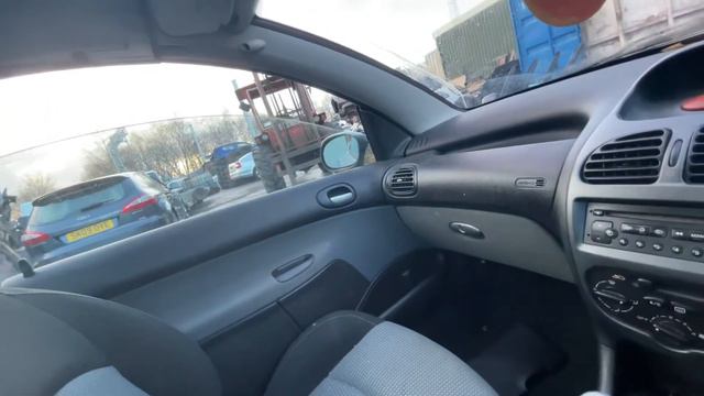 B657 - Peugeot 206 facelift 1.6i / NFU / 5sp.man смотреть онлайн