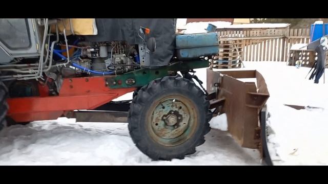 Новый видосик про новый трактор. ЮМЗ-6 смотреть онлайн