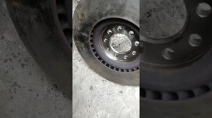 Замена передних тормозных дисков на Ивеко Дейли 35С15 ,2008 г. В