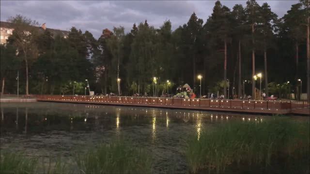 Пруд в Юбилейном (Королев) смотреть онлайн