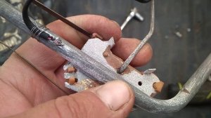 Поплавок ВАЗ 2101-2107. Дергается стрелка индикатора. Ремонт.