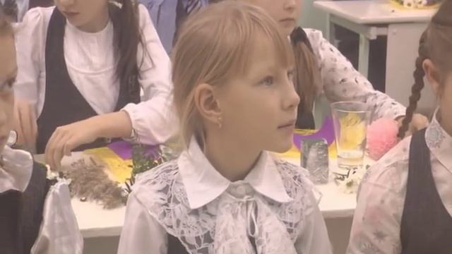 Цветочный десант магазина "Март" в школе №1 смотреть онлайн