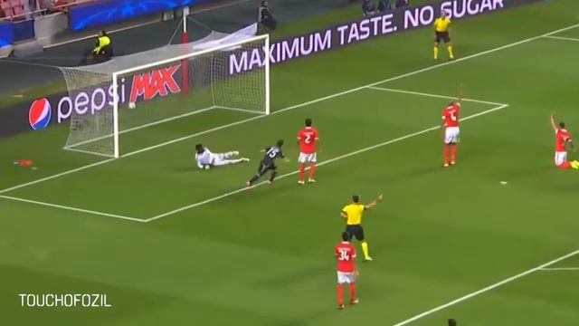 Aleksandr Golovin смотреть онлайн