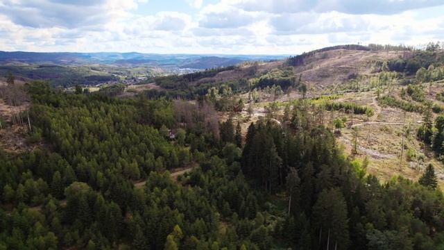 Hilchenbach am Rothaarsteig VON OBEN! Drohnenaufnahmen смотреть онлайн