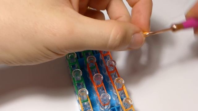 ГИМНАСТКА из резинок Rainbow Loom Bands. Урок 155 | Gymnast Rainbow Loom смотреть онлайн