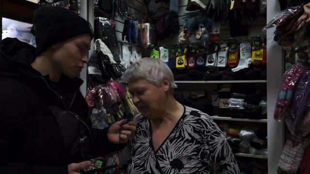 НОВОГОДНИЙ ОПРОС | ВЕРЯТ ЛИ В ДЕДА МОРОЗА? | ПОДАРОК НА НОВЫЙ ГОД смотреть онлайн