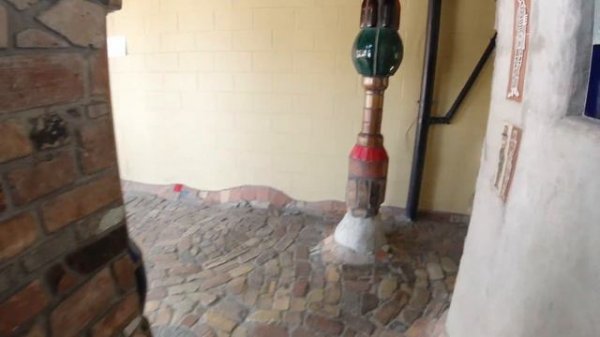 HUNDERTWASSER TOILETS KAWAKAWA NEW ZEALAND (HD)