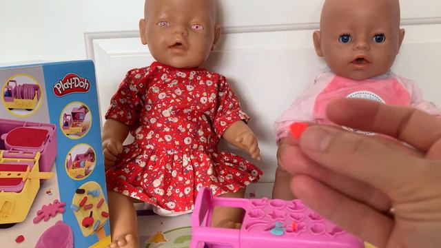Беби бон Эмили и Эмма нравится новая игра Делаем мороженое Ягодки из пластилина смотреть онлайн